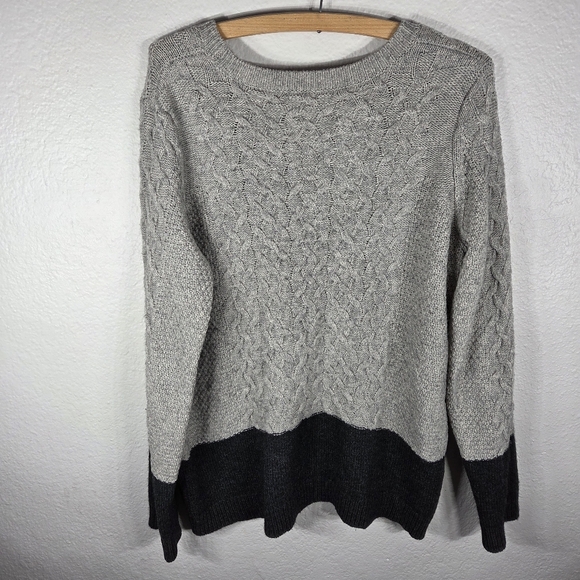 Vince Grey Colorblock Cable Knit Crewneck Sweater Size M Yak & Wool Blend - Picture 2 of 16